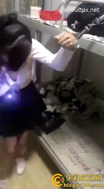 上海市番禺路健身房30多名员工集体被卖到妙瓦底敲键盘。女的送去红楼学习开火车-37