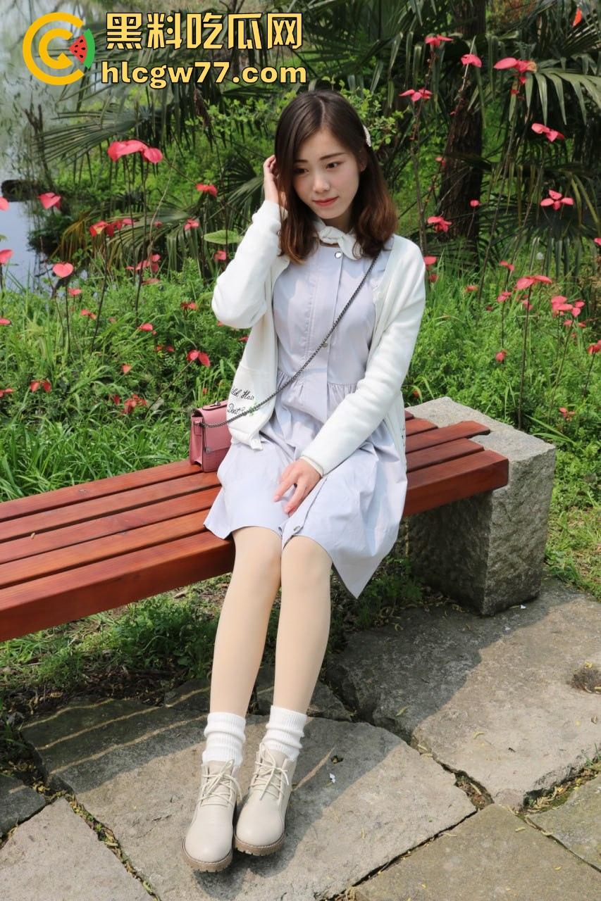 海角大神最新作品 我和亲妹妹第一次酒店开房 妹妹喷射出来的淫水就能证明妹妹现在更骚了-1