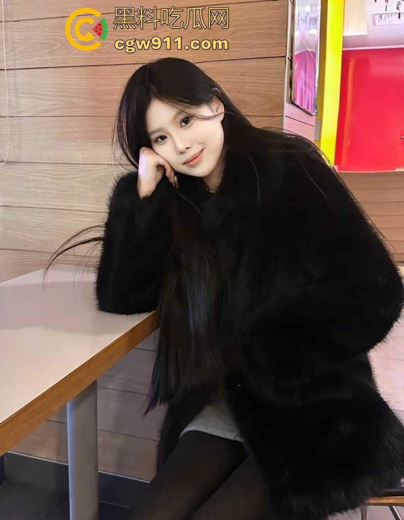 河北肃宁颜值小美【陈丽芬】清纯学妹穿情趣黑丝，撅臀挨操超会呻吟，小穴黝黑淫水泛滥，纯反差骚婊！-5