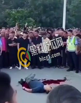 从此再无松原舞王 一代舞王就此陨落 网传喜欢穿貂夹皮包跳舞 勾引人妻 被当街捅死！-5