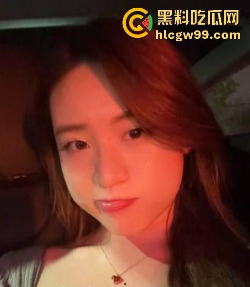 台湾媚黑淫荡母狗【刘紫伊】调教视频曝光，舔马桶 舔脚 颜射 口交听话无比，纯纯鸡巴套子！-5