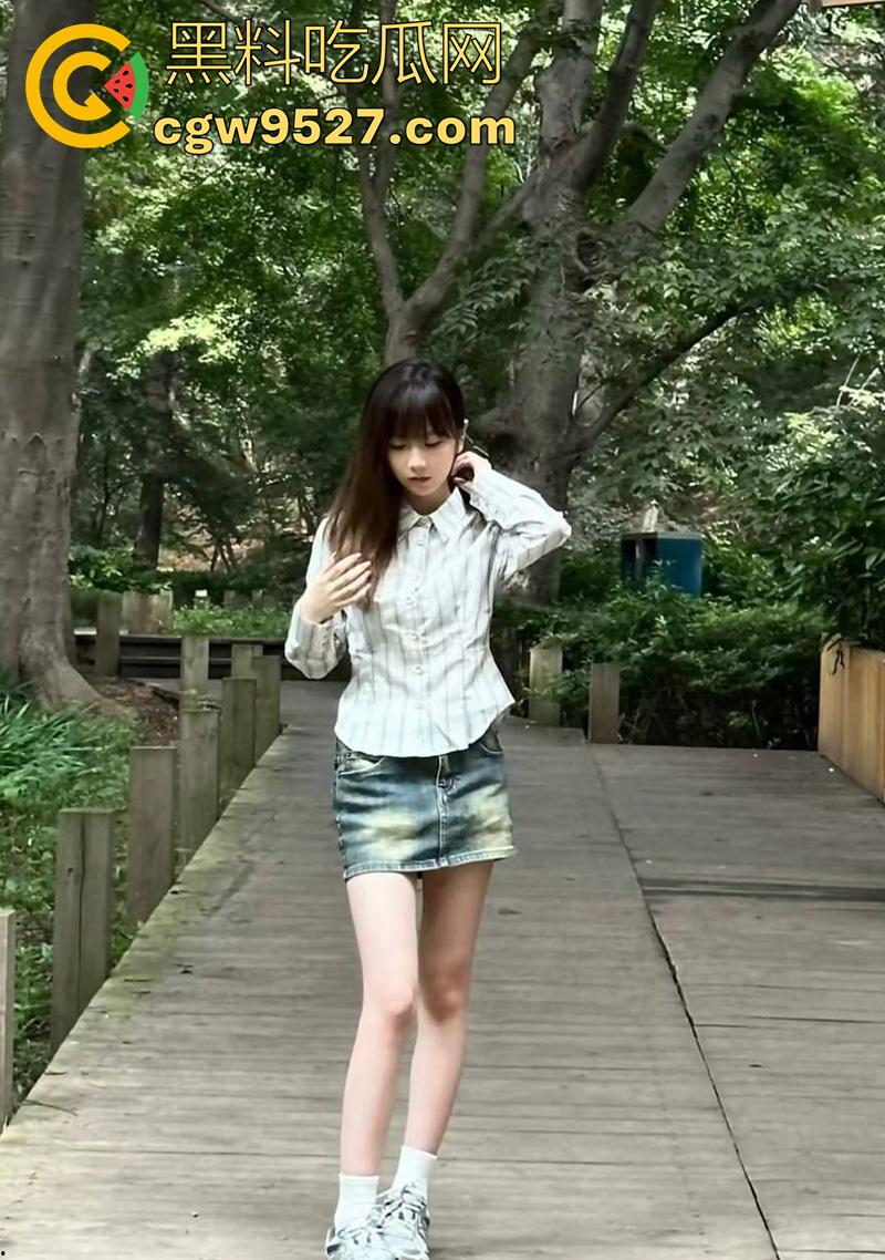 中国海洋大学【许真福】，高颜值大一嫩妹，被前男友曝光，粉嫩小穴饱满诱人，清纯骚妹让人心动不已！-3