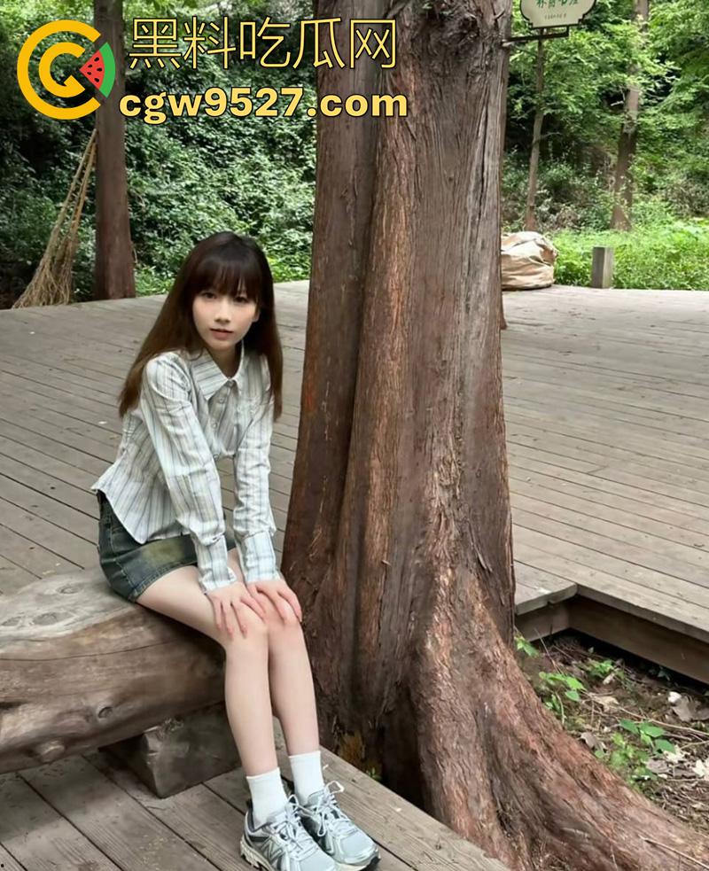 中国海洋大学【许真福】，高颜值大一嫩妹，被前男友曝光，粉嫩小穴饱满诱人，清纯骚妹让人心动不已！-4