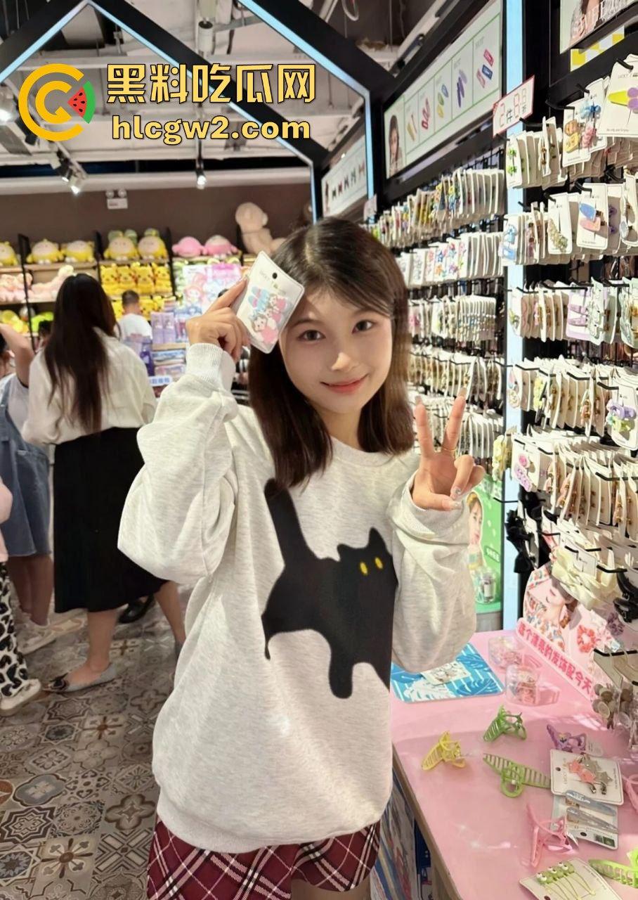 学生时期的校花级女神【傅慧蓉】进入社会堕落成母狗！从仙女下凡到跪地舔狗，金钱掀翻婊子的虚伪面具！-1