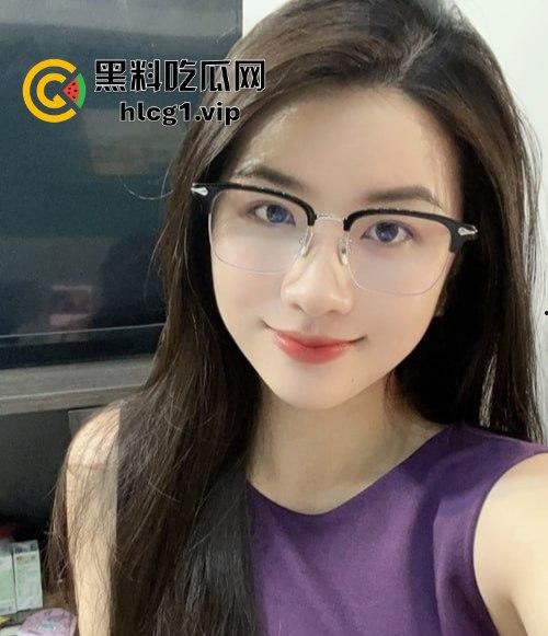 绿帽圈新晋推特大神出手！眼镜骚妻红丝勾魂，大佬后入爆插，娇喘声声透屏撩人！-3