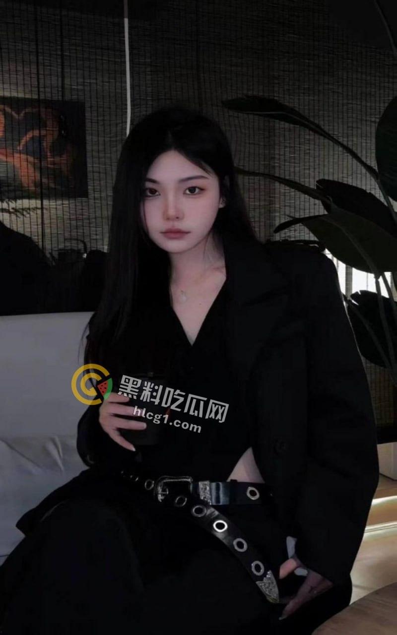 大神约啪大学艺校小仙女，偷拍曝光气质美女的母狗秘密一面！-3