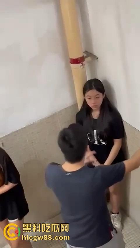 香港少女遭童党围殴，被十几人包围狂扇耳光，事隔半年才敢报警，霸凌太嚣张了吧？-10