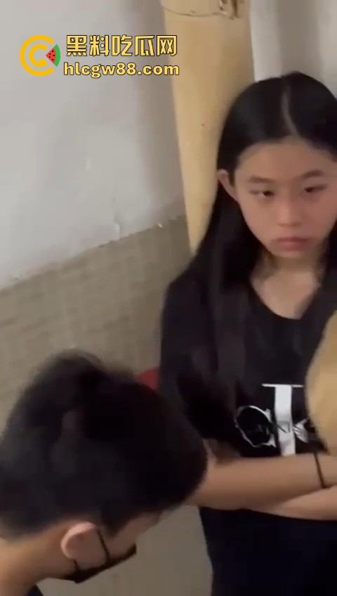 香港少女遭童党围殴，被十几人包围狂扇耳光，事隔半年才敢报警，霸凌太嚣张了吧？-14