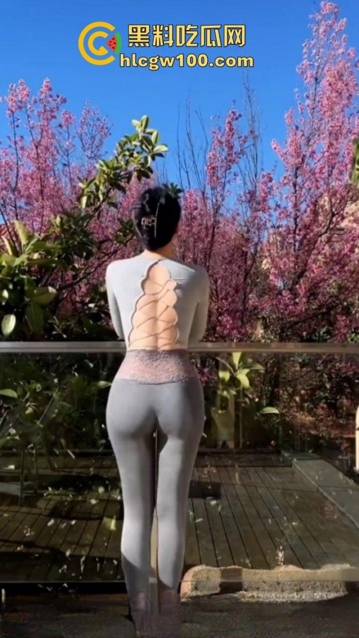 那些年错过的少女如今已成骚妇 当年得不到现在求着操 各地风骚淫妇卖逼出轨调教合集强势流出！-12