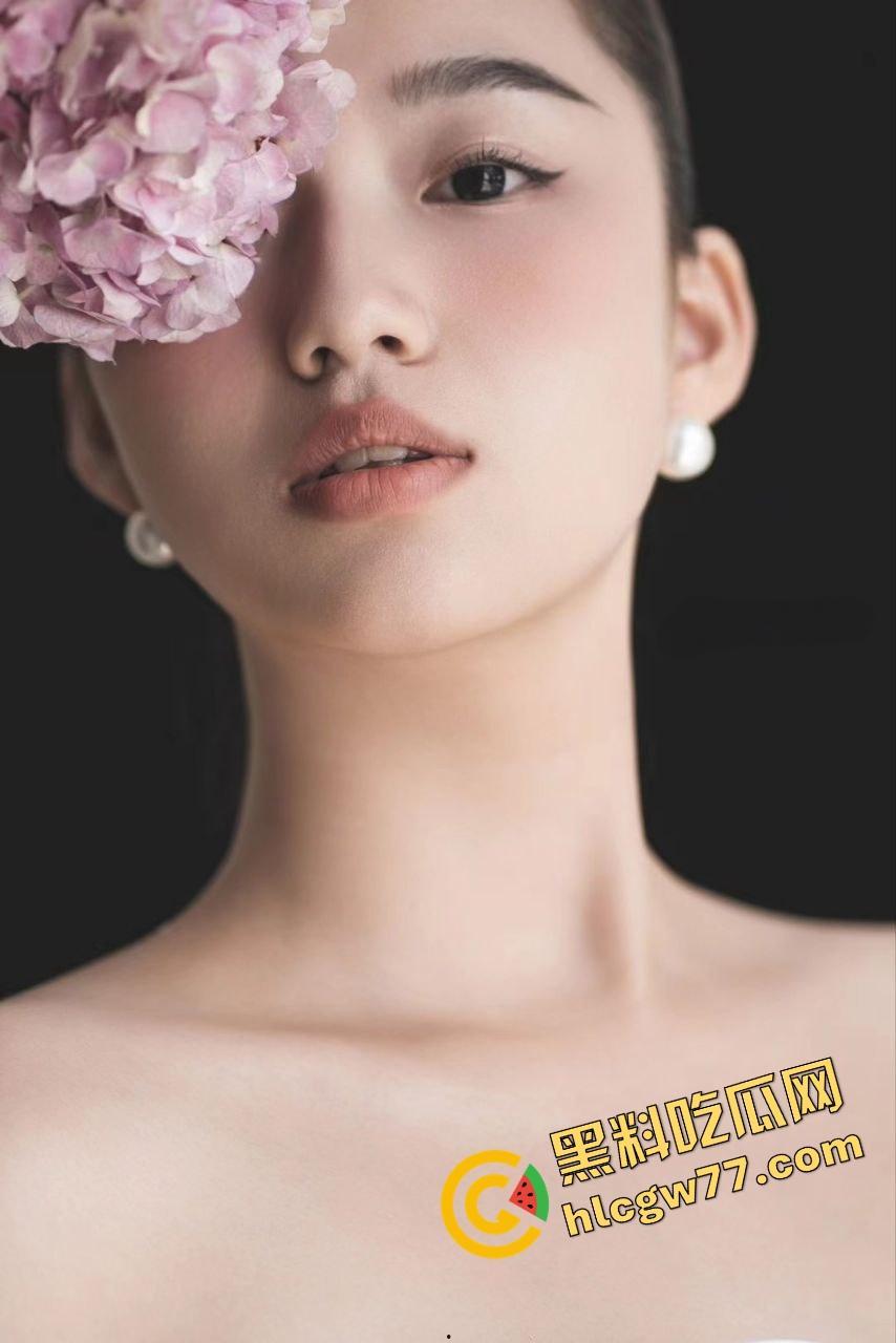 南阳『孙艺欣』浓眉大眼颜值拉满，宿舍偷拍流出，小母狗本性爆发，一晚被操7次还求再来！-13