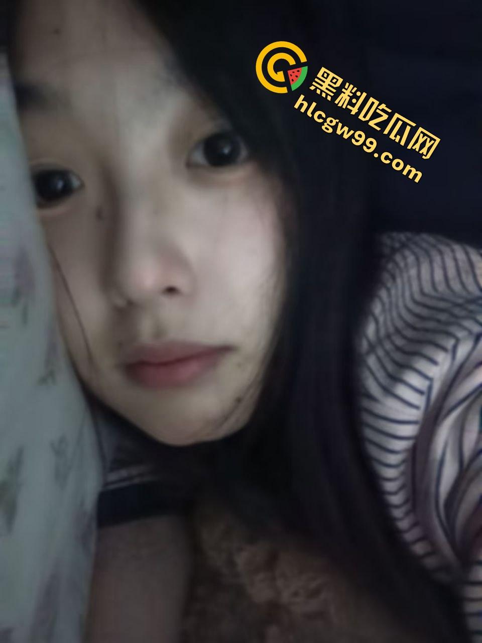 痴男社交软件网聊大学妹『马悦琦』网调成专属母狗各种污言秽语，语音抠逼湿了内裤！独家曝光流出！-1