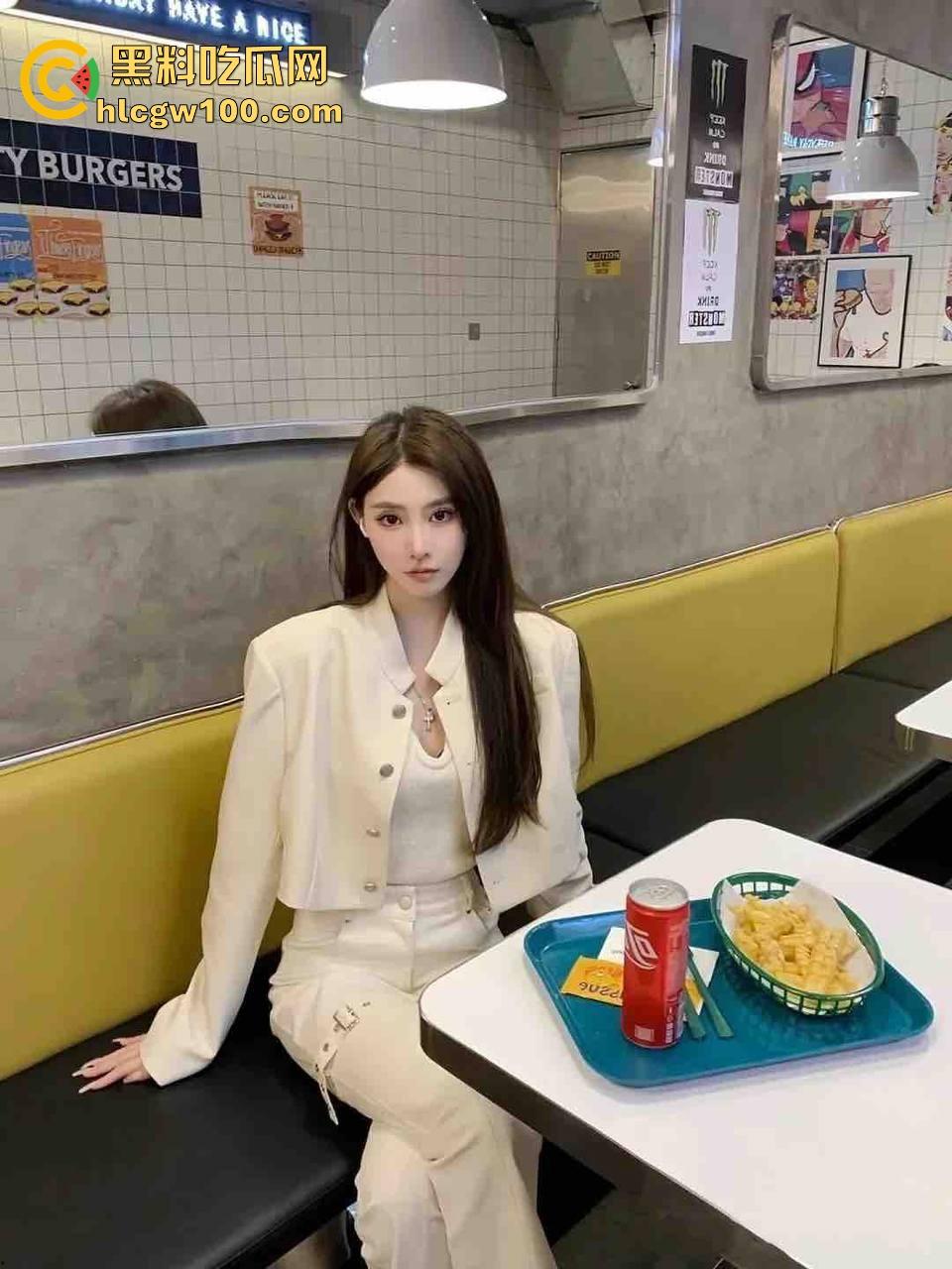 抖音风性爱记录爆火，剪辑大神老公×骚气御姐女友的私密情趣流出，全程呻吟硬到裂开，狼友狂欢在线打分！-4