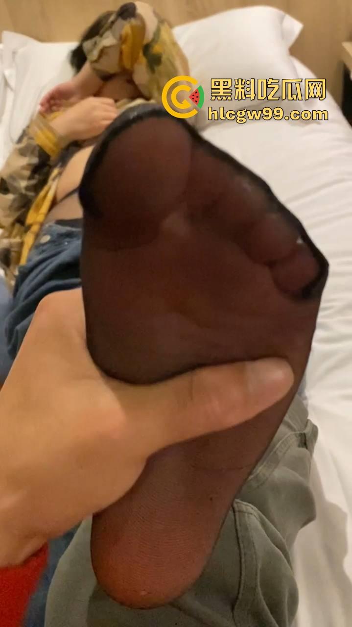 河北承德精神小妹『范湉湉』花腿小坦克冲撞力爆表，谁上谁知道，大屌进去秒变豆腐渣，操一回软三天！-5