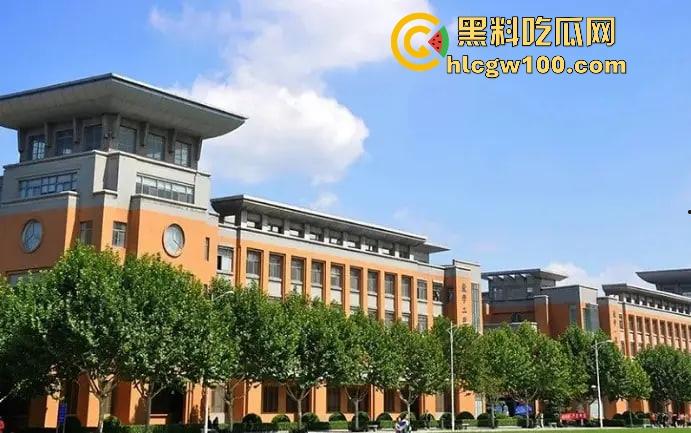 郑州商学院教室不学计算机学日逼，监控直接曝光成年度大瓜，教室性价比吊打大床房，同学你火了知道吗？-5