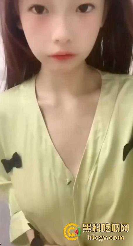 抖音精神小妹【卷卷】被爆不雅视频！原名【猫猫很乖】，身上伤痕累累，花样玩得绝对不少！-2