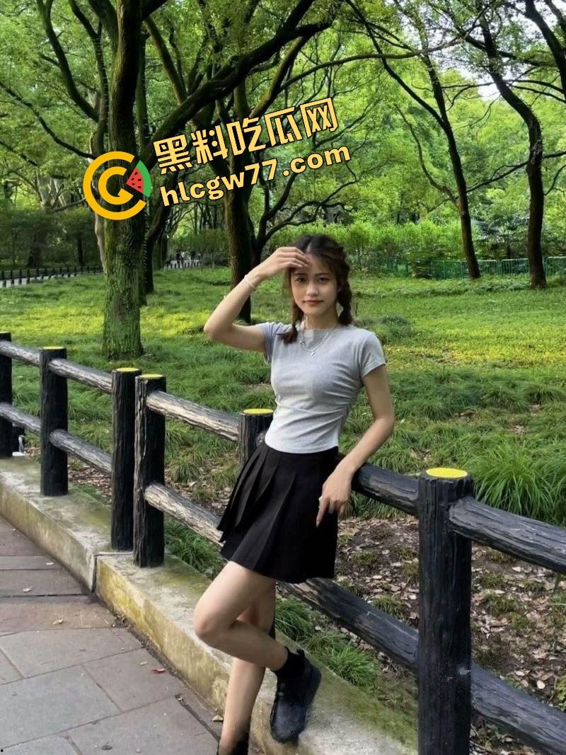 上海职院学院女神【潘玥】白裙学霸私下变性奴沉迷炮火，被同学轮操不够还主动给大叔爆肛！-6