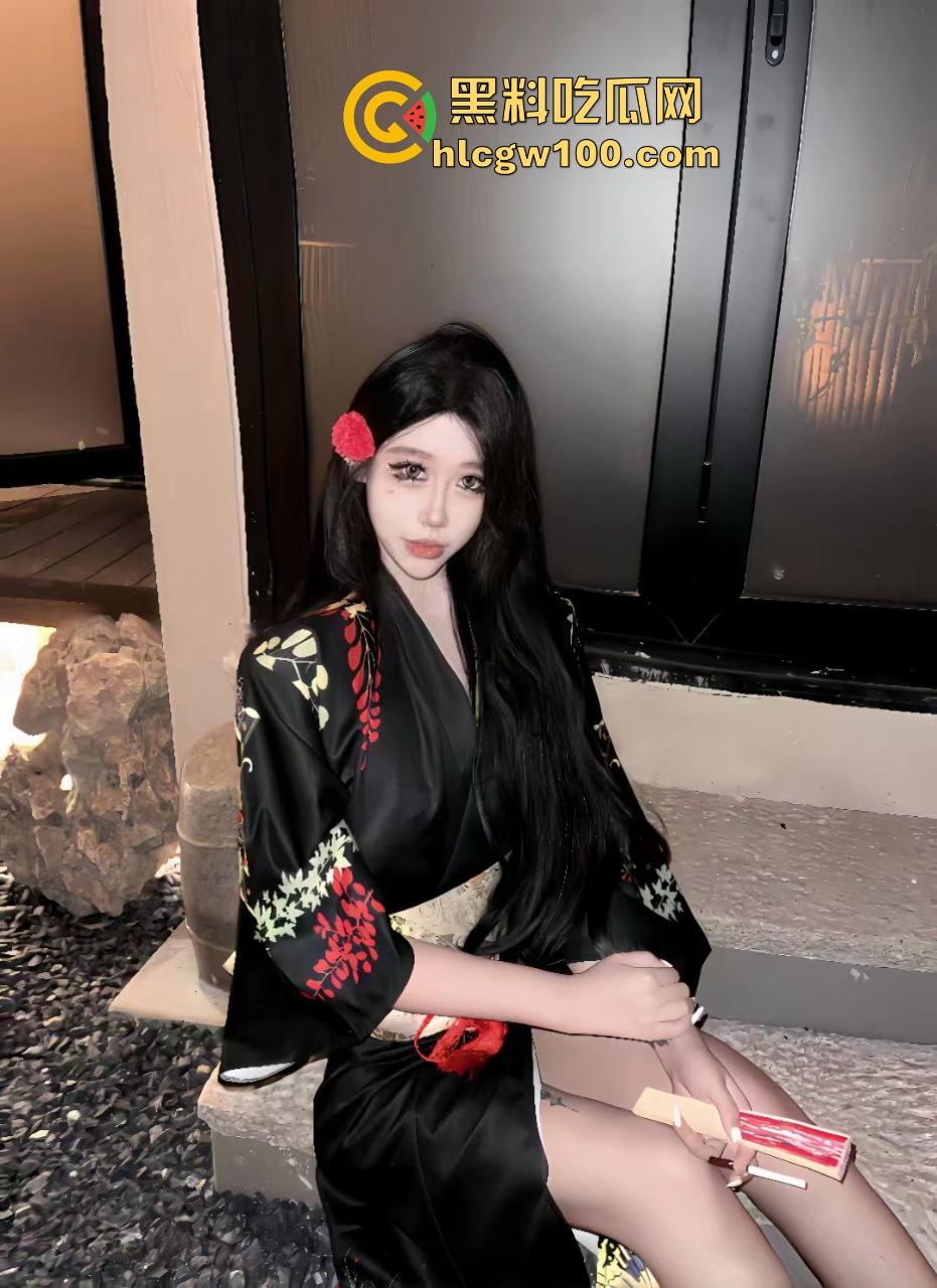 河北精神小伙KTV玩疯,陪酒妹被当狗地下爬跪舔,嘴当B抽插全程卖力口活卖力吸到腿软,洗手间乱交结尾!-5