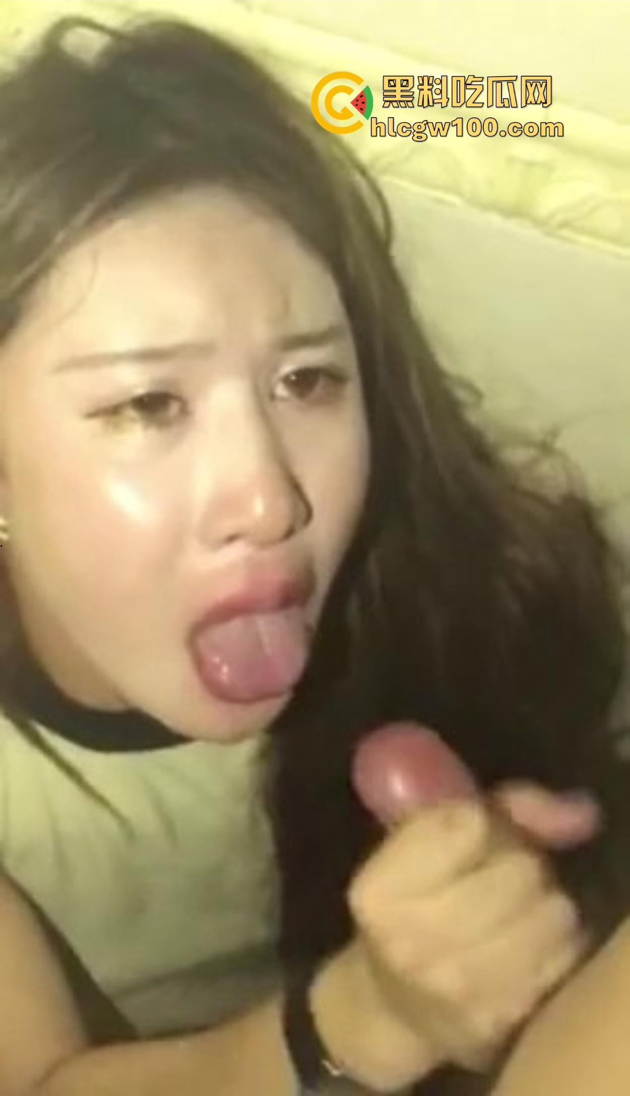 河北精神小伙KTV玩疯,陪酒妹被当狗地下爬跪舔,嘴当B抽插全程卖力口活卖力吸到腿软,洗手间乱交结尾!-10