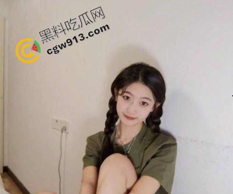 郑州大四校花【周晓晓】的肉欲沉沦：实习期间沦为领导的玩物，身穿情趣装，骚穴被爆操，沦为肉便器-5