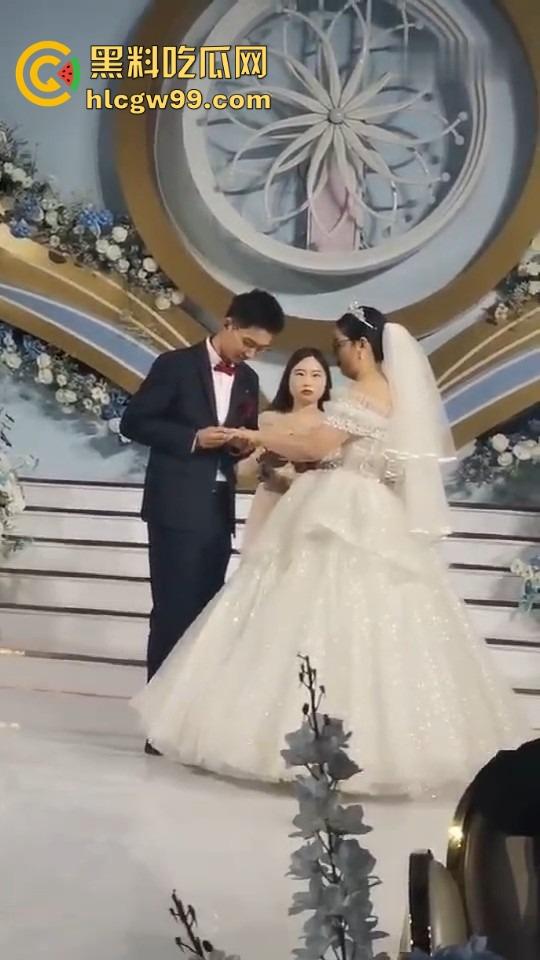 闺蜜比自己胖都嫁出去了,还要当伴娘送戒指,急火攻心气到晕倒,塑料姐妹情太真实了!-4
