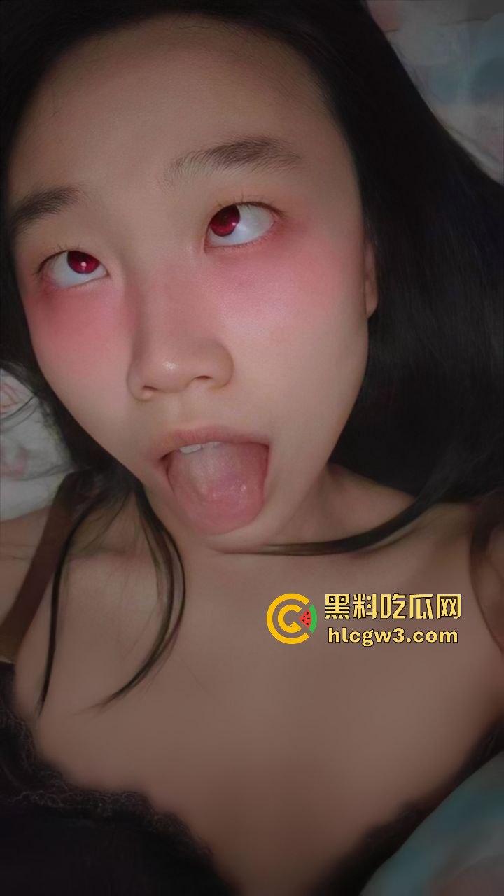 高颜女主【盛雅雯】反差白嫩母狗叼狗链啪啪，肛塞情趣白丝疯狂自虐，口交伺候玩到失控！-7