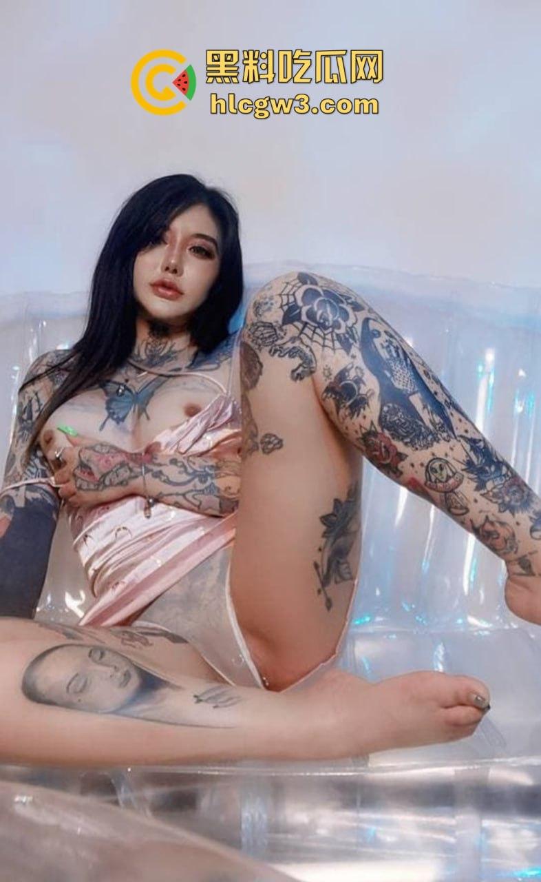 重庆骚气博主『赵可馨』蝴蝶飞上胸逼上鹿在跑，全身铭文纹身，舌顶唇钉加持口技，绳艺捆绑骚到腿软！-2