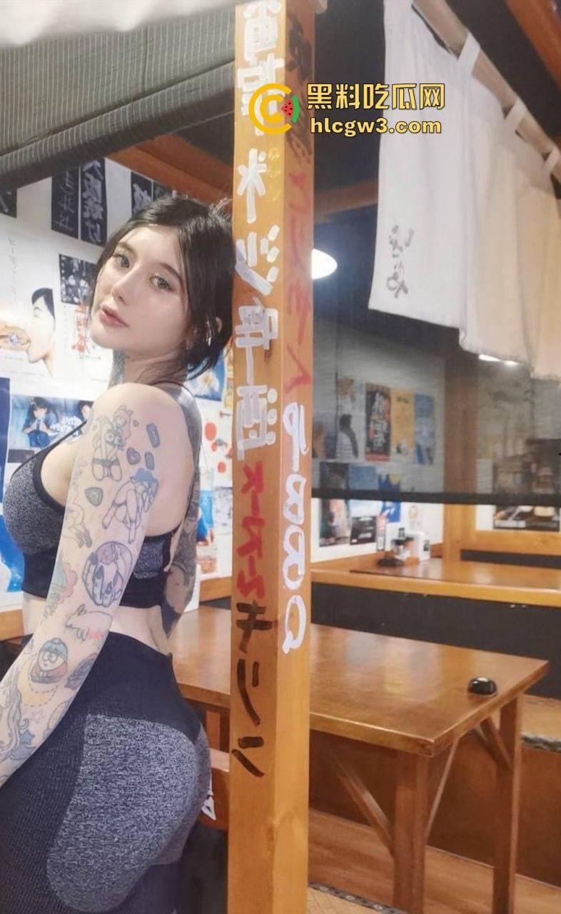 重庆骚气博主『赵可馨』蝴蝶飞上胸逼上鹿在跑，全身铭文纹身，舌顶唇钉加持口技，绳艺捆绑骚到腿软！-30