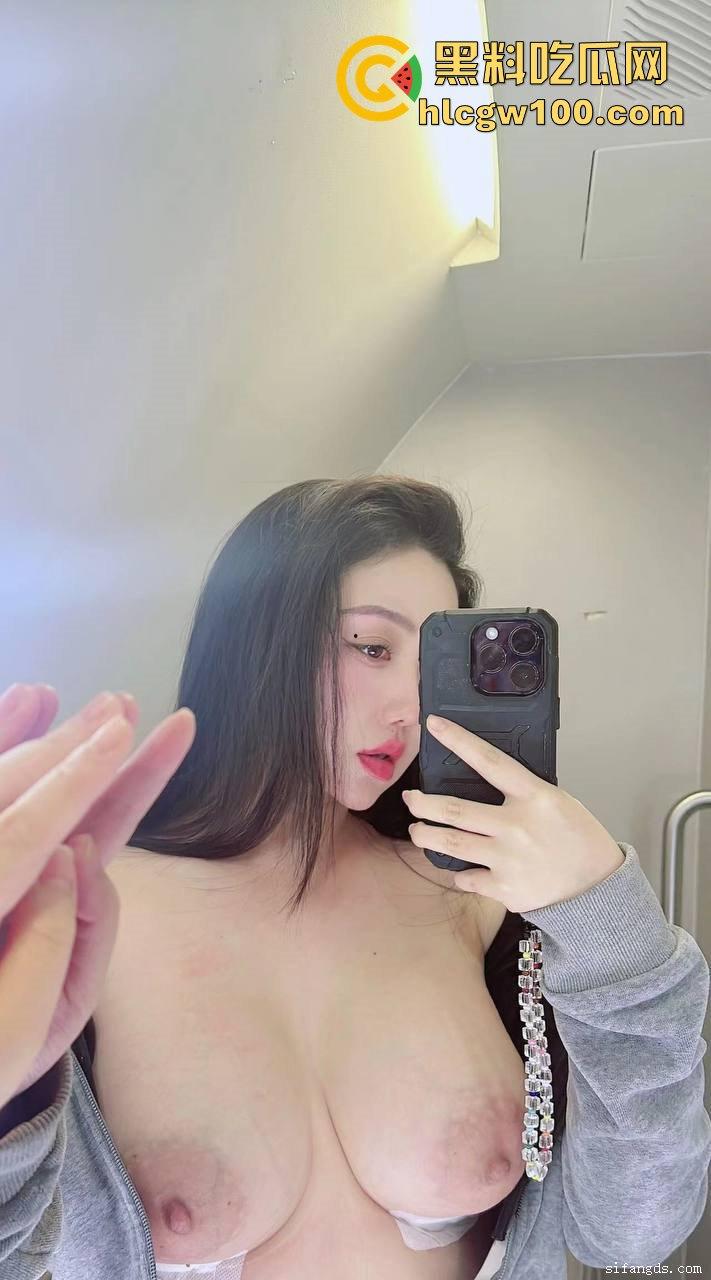 抖音巨乳网红【萌萌叫小胖儿】不雅视频流出,14万粉丝的奶神私底下浪到飞起,波涛汹涌的大奶子让人想掏钱就约!-7