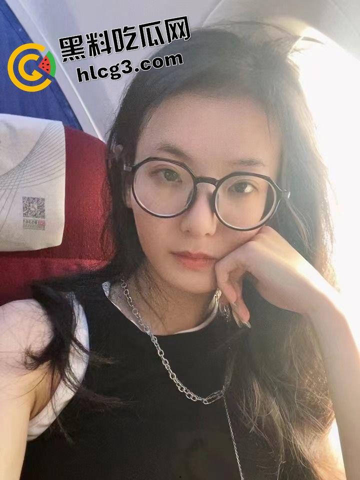 活久见!重庆书法老师『黄钦煌』爱上年轻大奶幼师 回家闹离婚 跳楼威胁妻子未果 坠楼死亡!-5