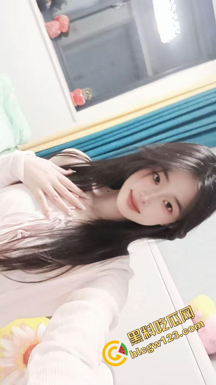 怒火攻心版路边操逼现场曝光,小伙脱裤就插当街透女友批,环卫大爷看傻,快枪十秒完事操完提裤就走!-3