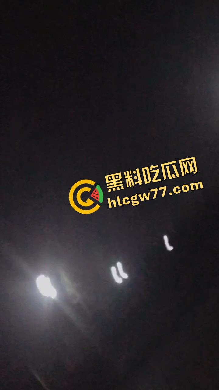 洛阳春药少妇路边失控,躺路沿石抠逼自慰,浪叫老公快操我,家里是没床吗?-8