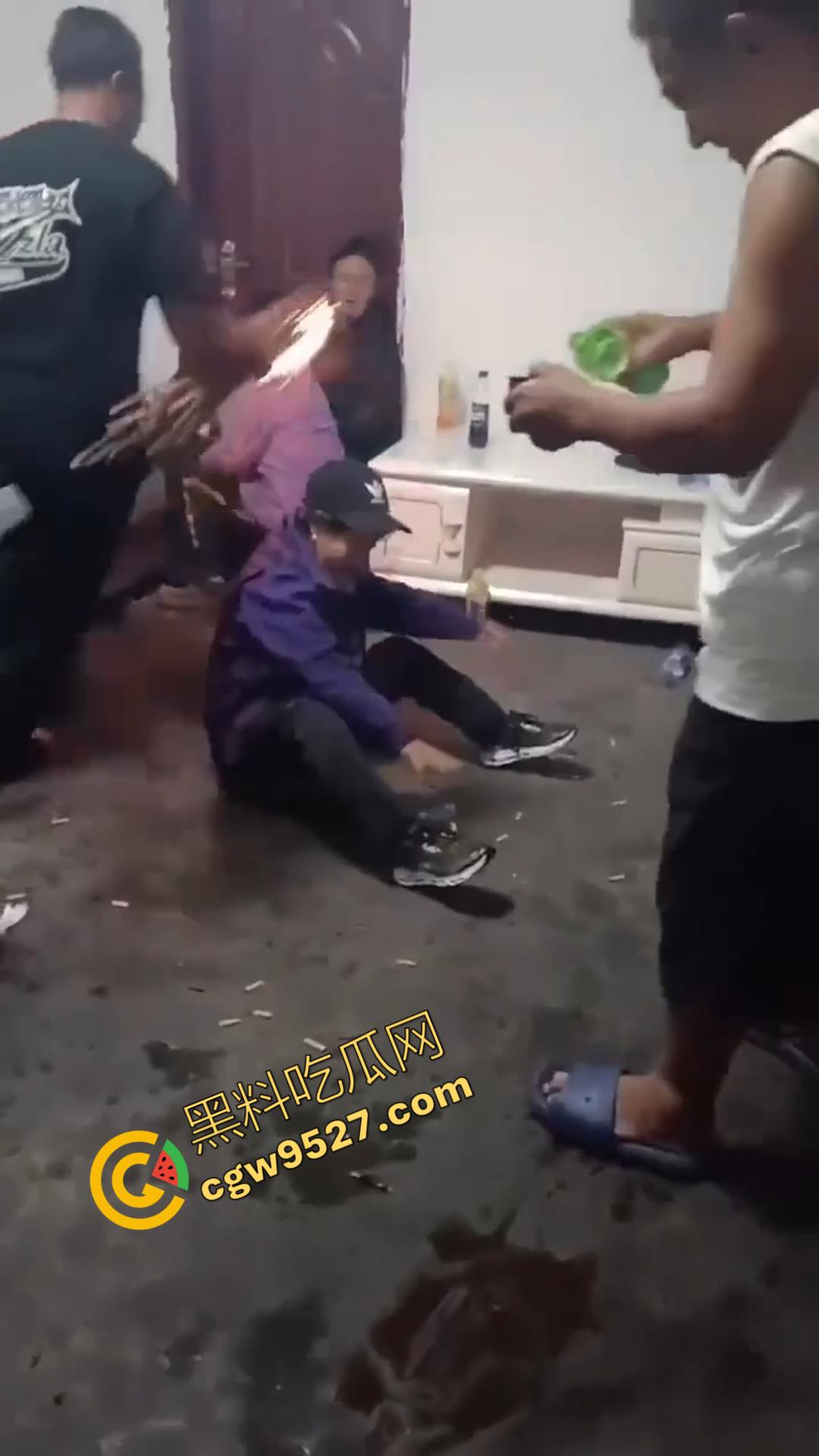 乡村驱邪术!大妈现场驱邪惊魂,法师施法令众人瞠目,大妈惨遭玩坏,众人瞠目结舌-5