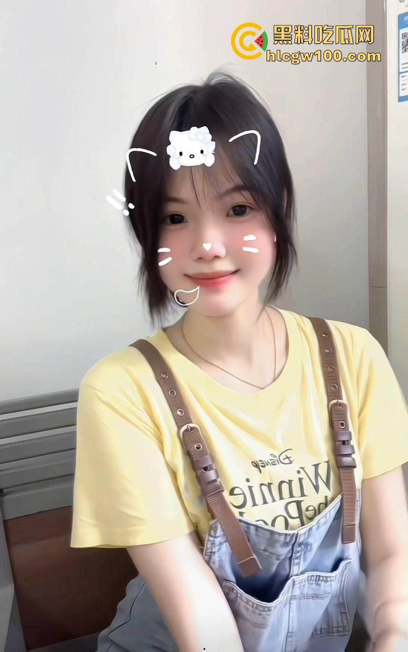 大神成功拿下00后长腿清纯嫩妹，粉嫩制服小套装修长美腿，看似初恋脸小白兔，等着调教成胯下骚母狗！-5