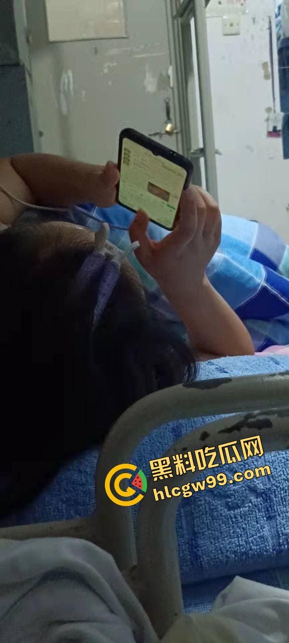 谈个骚母狗是种什么体验？潍坊工商职业反差骚货，袁芊宿舍内自拍骚逼还要P图供男友观赏！-8