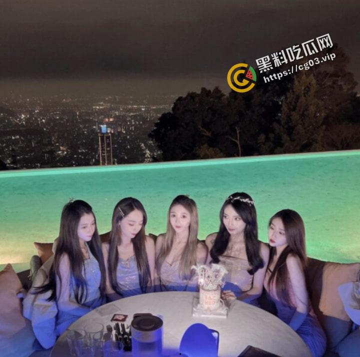 台湾5姐妹去旅游 在酒店随机互拍全裸洗澡片 视频遭流出 有台湾的瓜友知道她们的社交号吗-1