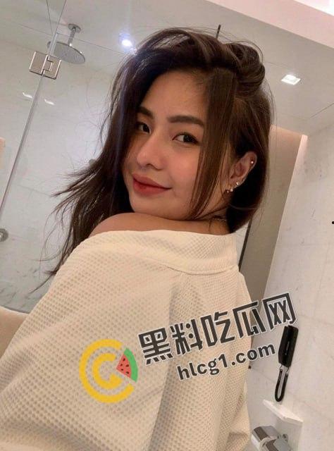 美国 佛罗里达州立大学 性感排球队女学生 Alash 怼镜头自慰扣穴视频泄密-10