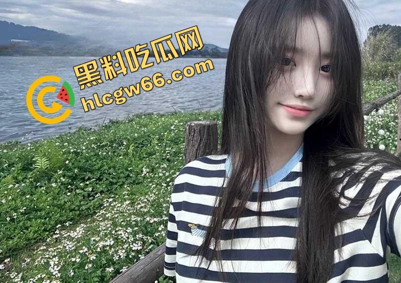 传媒院校白月光女神【灵灵】宿舍掰穴自慰视频流出,逼水拉丝半米长,背地里浪得逼都快自燃了!-7