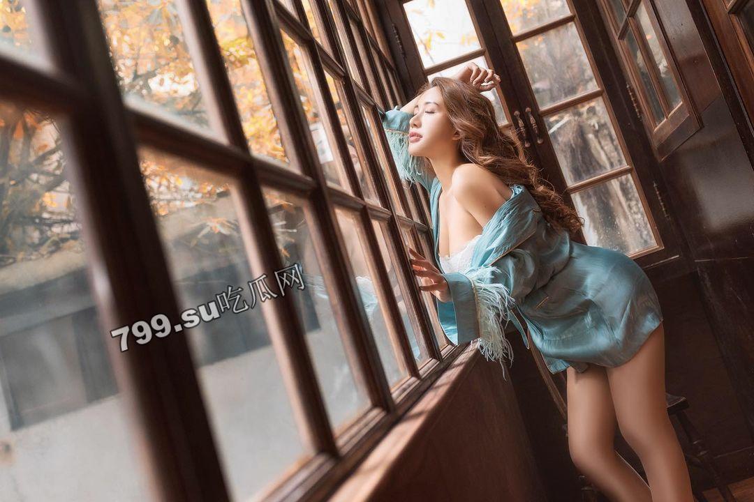 脸书小有名气的大波气质女神与金主啪啪露脸自拍流出～兴奋喘息呻吟被疯狂输出尖叫-10