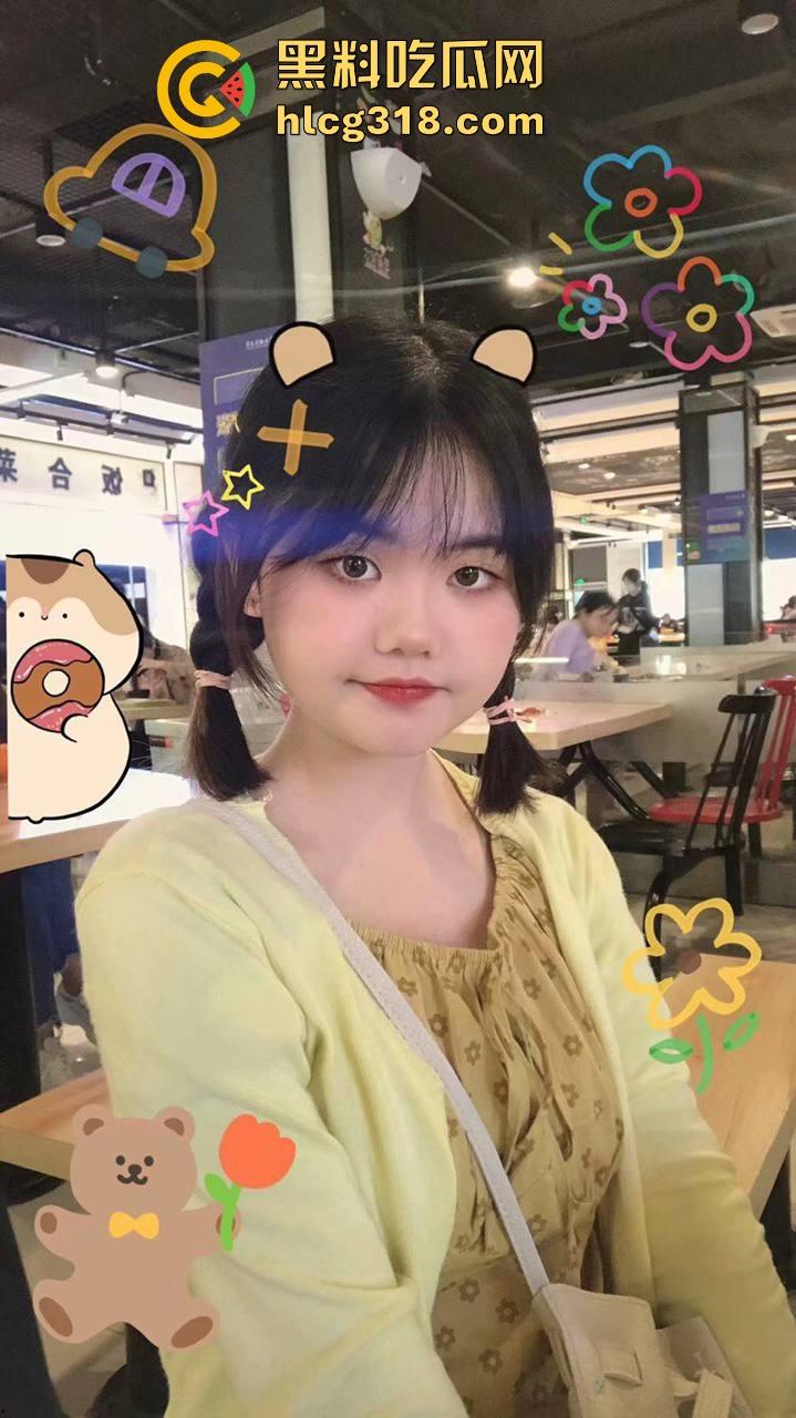 长沙网吧包间情侣激情开炮，青春期荷尔蒙爆棚，短发微胖小妹在线骑乘，小母狗爽翻天了！-1