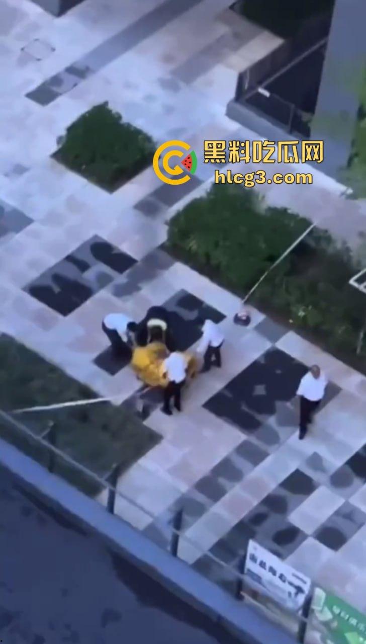 人间悲剧！广州25岁美团外卖小哥 因为顾客无理投诉崩溃跳楼轻生！-5