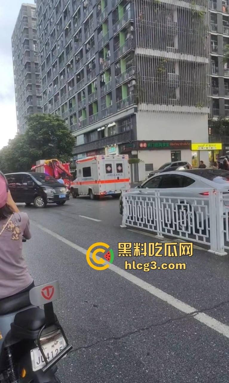 人间悲剧！广州25岁美团外卖小哥 因为顾客无理投诉崩溃跳楼轻生！-8