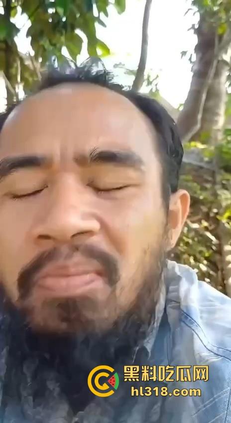 不是哥们毛毛虫也能吃的吗？这东西不是有毒！身体碰一下都全身红，你这舌头没事吧！-5