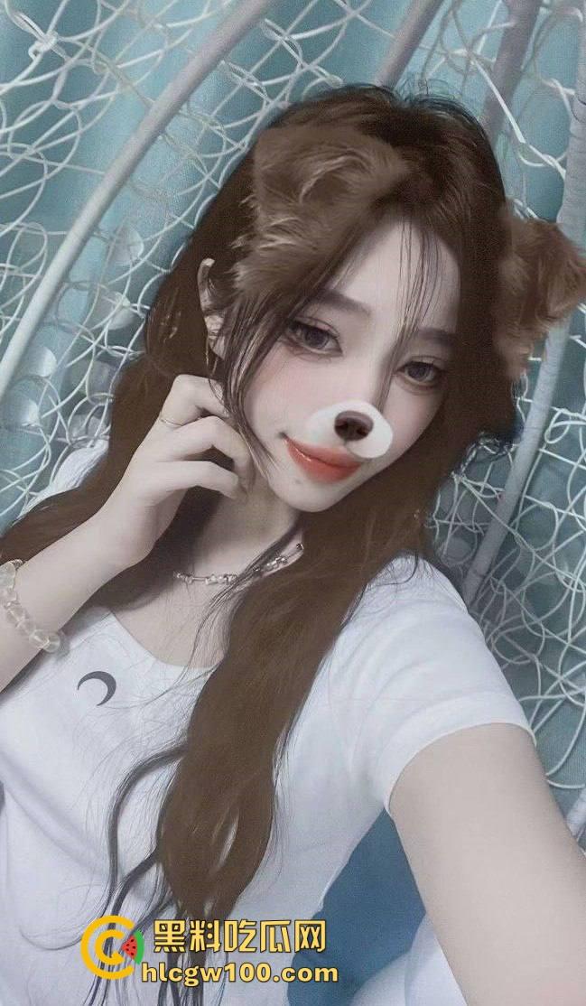 太原职业技术学院【李婉钰】自慰私密视频曝光,穿丝袜抠逼摸奶被异地男友共享兄弟,极品好胸毁在渣男手里!-2