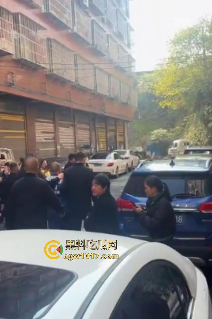 11月25日贵州习水温水偷盗140万现金的落网嫌犯指认现场，现金全数追回警方通报成功破案，不知能否还给需要的人？-5