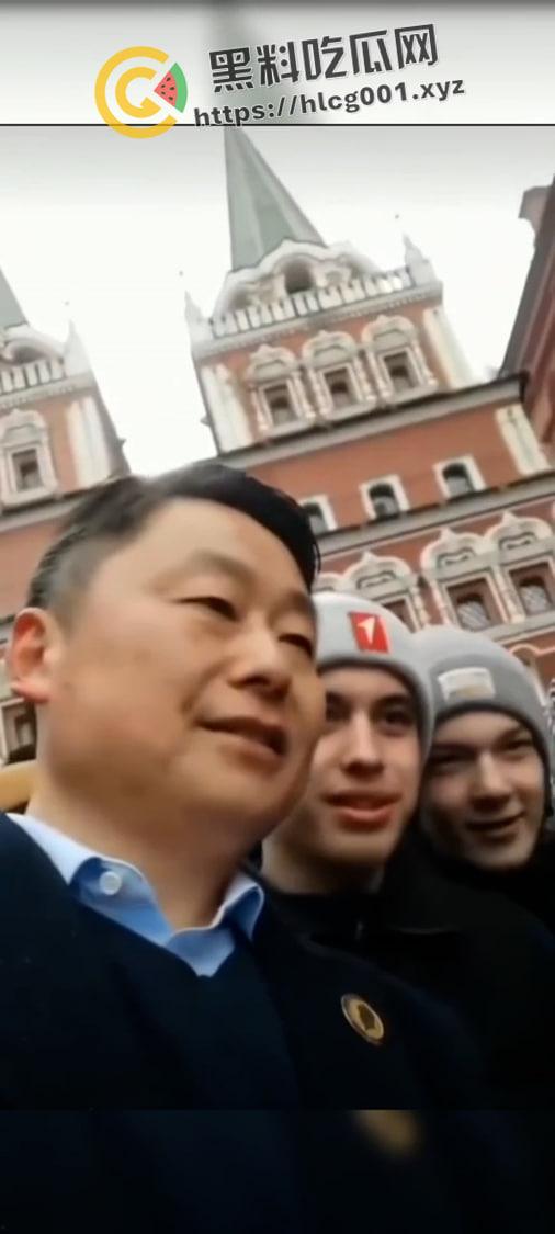 全世界丢人!安徽小老板【单浩东】俄罗斯红场发言中国有几亿普京粉丝 中国愿意出兵帮俄罗斯 这脑子怎么当上老板的-1