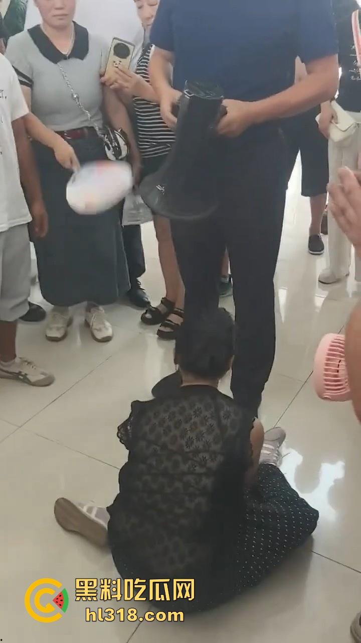 四川江油霸凌事件!持着母亲是公安局副局长就随便霸凌残疾人的孩子?还诱导其父签谅解书,激起民愤!-18