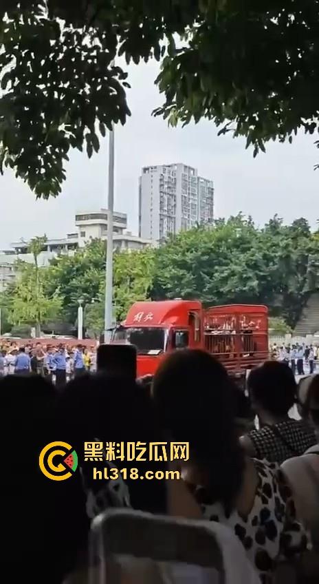 四川江油霸凌事件!持着母亲是公安局副局长就随便霸凌残疾人的孩子?还诱导其父签谅解书,激起民愤!-27